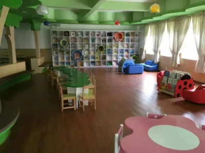 Kinder-Cartoon-Bücherregal, Bücherregal für Schulbibliothek, Kindergarten- und Vorschulmöbel, Spielzimmermöbel, Holzdisplay für Kinder, Bücherregal