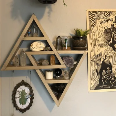 Maßgeschneiderte Heimdekoration – rustikale Regale, doppeltes Dreieck, schwebende Holz-Schattenbox (natürliches verwittertes Grau)